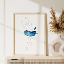 Lade das Bild in den Galerie-Viewer, Line Art Ballerina &quot;Relevé&quot; in Blau | Ballett
